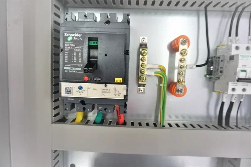 Kabinet Distribusi Daya Luar R - Outdoor Power Distribution Board ulasan dan harga